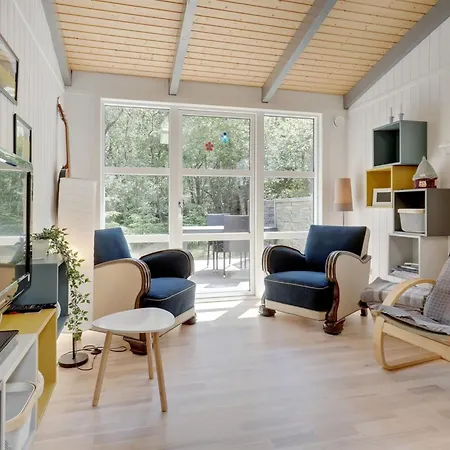 Lisa - 650m From The Sea By Interhome