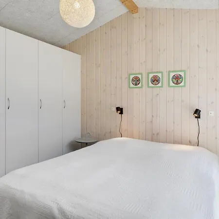 Casa vacanze Lisa - 650m From The Sea By Interhome